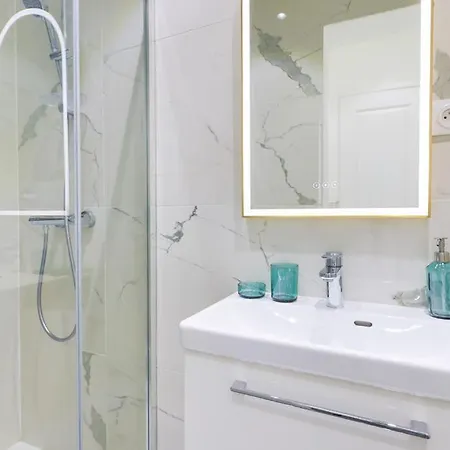 Appartement Elegant 1 Pour 4 Personnes Au Coeur De Paris, A Bastille